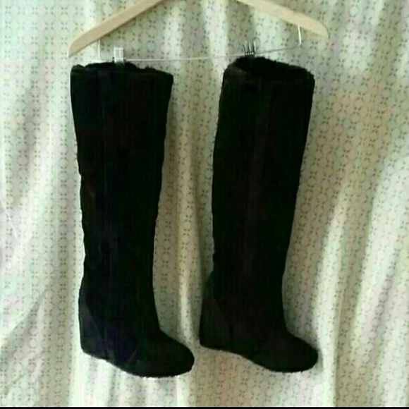 Black boots size 7