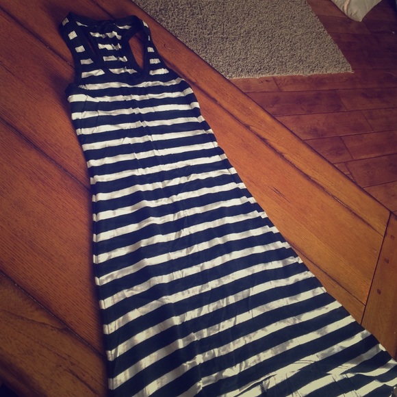 Black and white hi-low dress