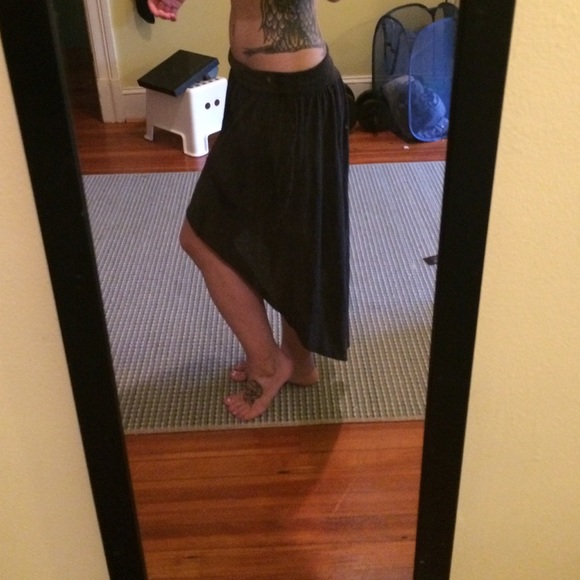 Hi-lo skirt - Picture 3 of 3