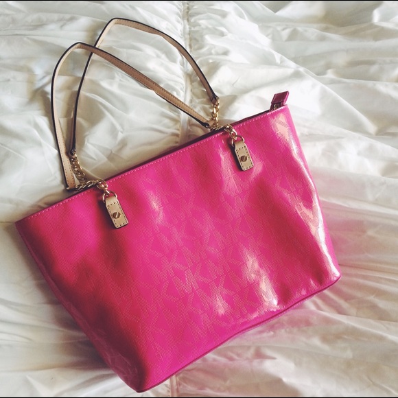 Michael Kors Handbags - ⚡️⚡️FLASH SALE⚡️⚡️ 💯 Michael Kors Pink Tote