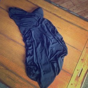 🚫SOLD🚫 One shoulder sexy little black dress