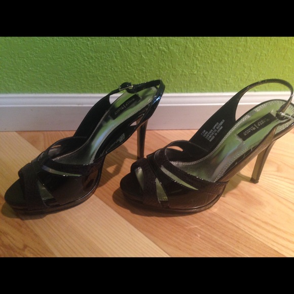 White House Black Market heels - Picture 1 of 4