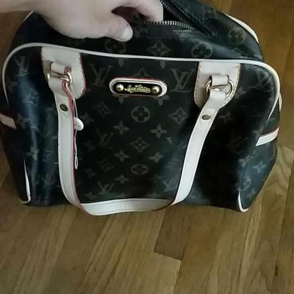 Faux Louis Vuitton