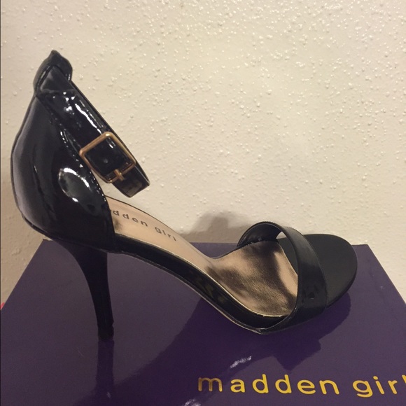 Madden Girl Black "Dafney" Strappy Heels