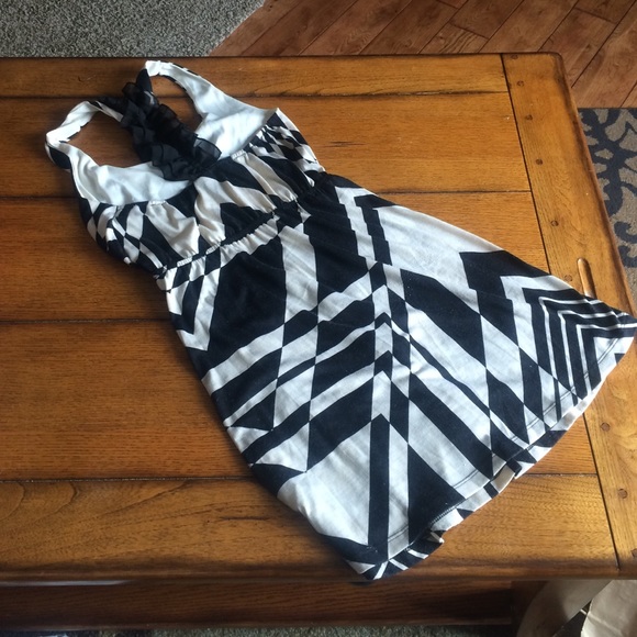 Black and white patterned dress - Picture 2 of 3