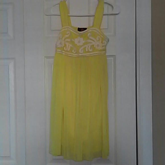Casual Yellow Dress w/ Built in Slip, Mesh