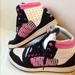Adidas high tops pink & black HTF!