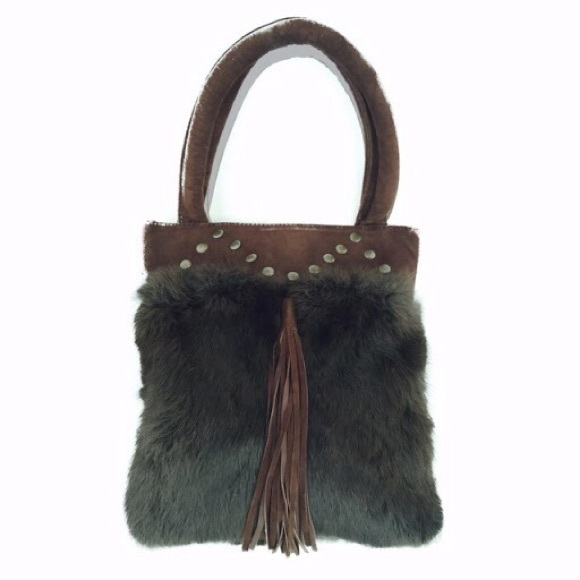 Susu REF: C201512 - Picture 1 of 2