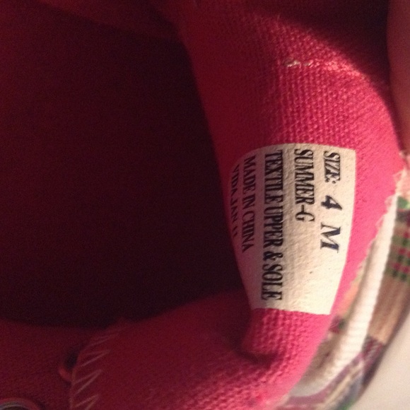 A pair of unionbay shoes - Picture 2 of 2