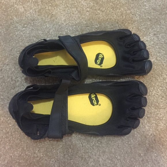 These don't fit me. But they are brand new - Picture 1 of 3