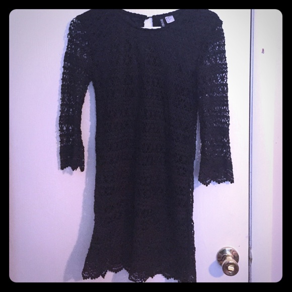 Lace dress with see through arms