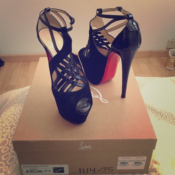 Sold 🅿️🅿️Christian louboutin