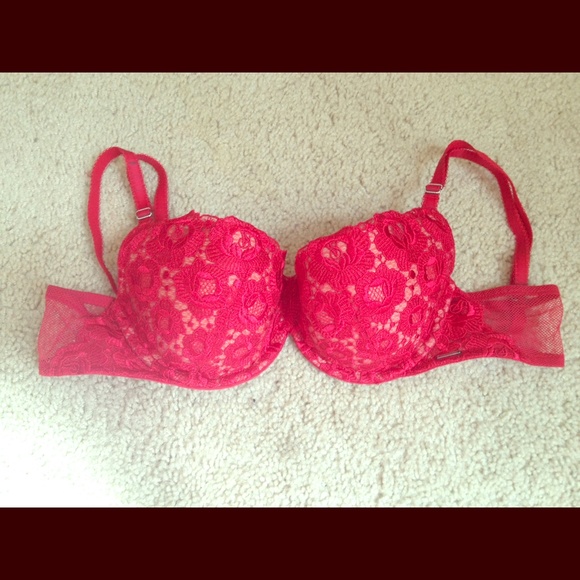 Victoria's Secret Miracle Bra Balconet Push-Up!