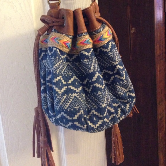 Claire's fringe bucket bag like new