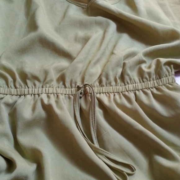 Light green Long top with black lace - Picture 3 of 3