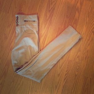 High waisted legging like pants.