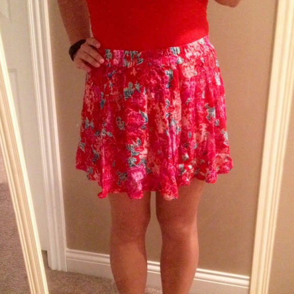 Vibrant Floral Mini Skirt - Picture 3 of 4