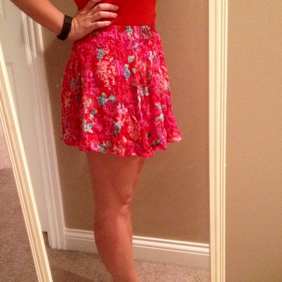Vibrant Floral Mini Skirt - Picture 4 of 4