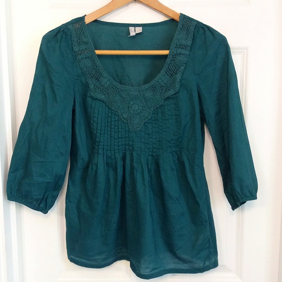 Crochet Detailed Top - Picture 3 of 3