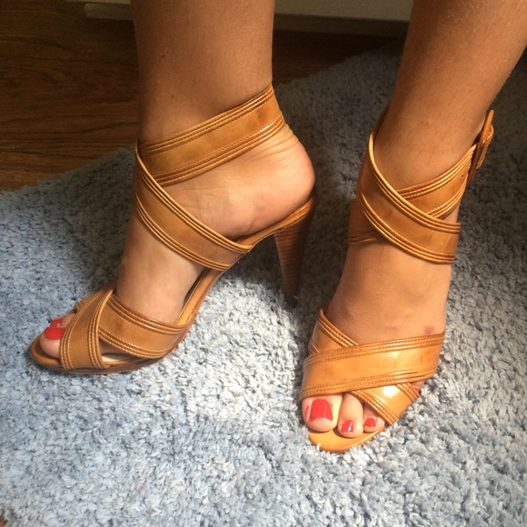 Thick scrappy Day Heels