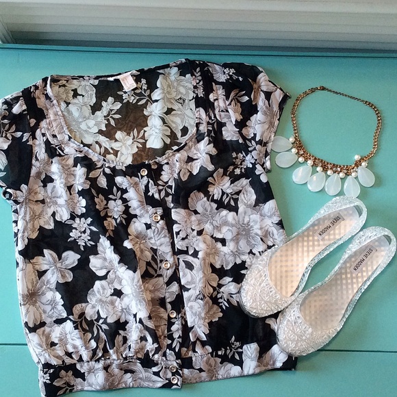 Tops - Black + White Floral Top