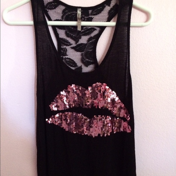 Cute black tank top with sequenced pink lips