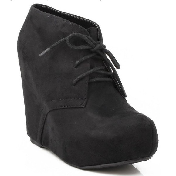 Platform wedge bootie