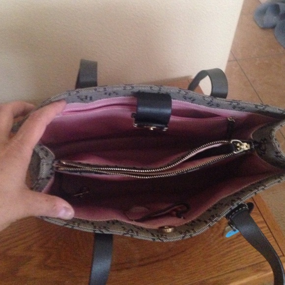 Handbag - Picture 2 of 4