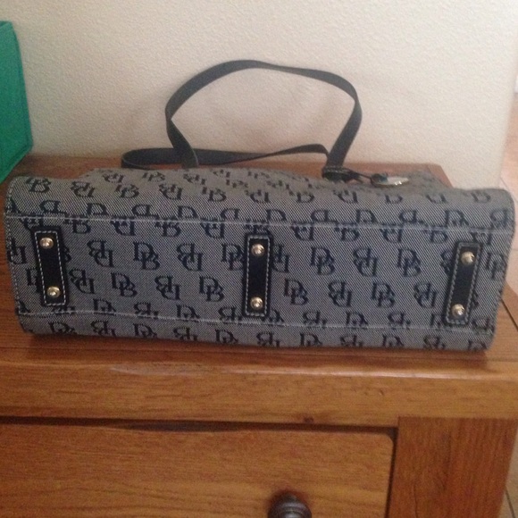 Handbag - Picture 3 of 4