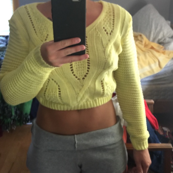 Sweater crop top