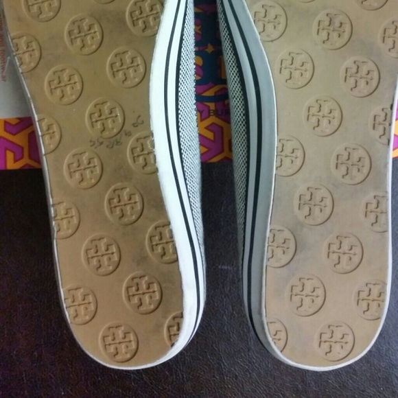 SOLD******Tory Burch canvas shoe - Picture 3 of 4