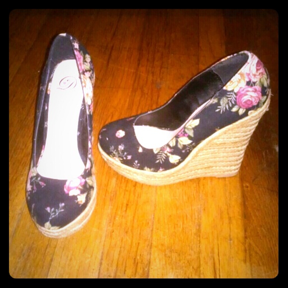 Black floral espadrille wedges