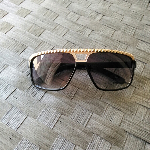 ?Cute Shades?