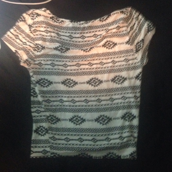 Aztec Crop Top - Picture 2 of 3