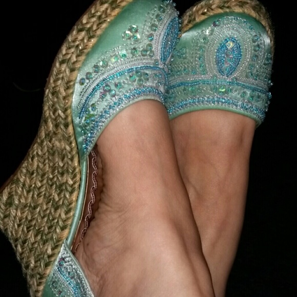 Beaded  pumps