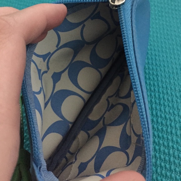 Coach - Picture 3 of 3