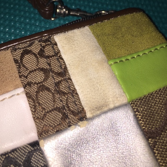 Coach - Picture 2 of 4