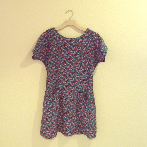 Floral dress with zipper back - Picture 1 of 3