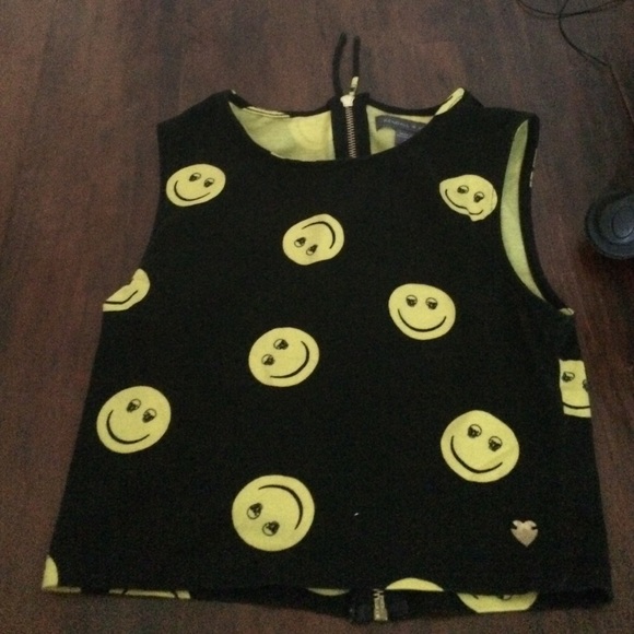 Kendall and Kylie Pacsun Smiley Crop top
