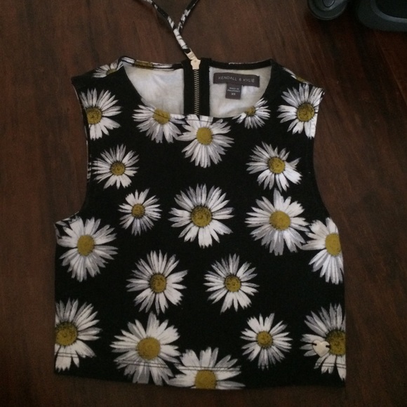 Pacsun Kendall & Kylie Daisy crop top