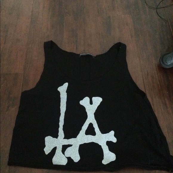 Brandy Melville LA bones cropped tee