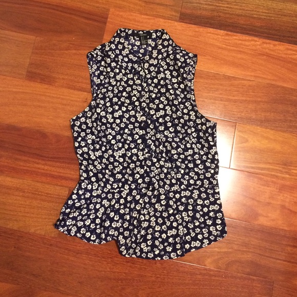 Forever 21 Floral Sleeveless Button Up