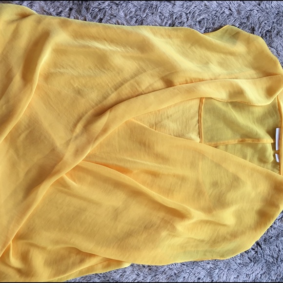 Yellow top - Picture 2 of 2