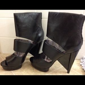 Jessica Simpson women's shoe