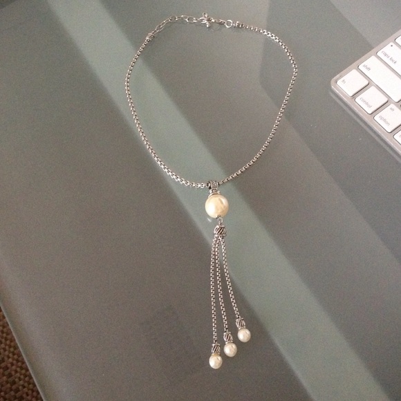 Beautiful pearl silver color necklace , adjustable