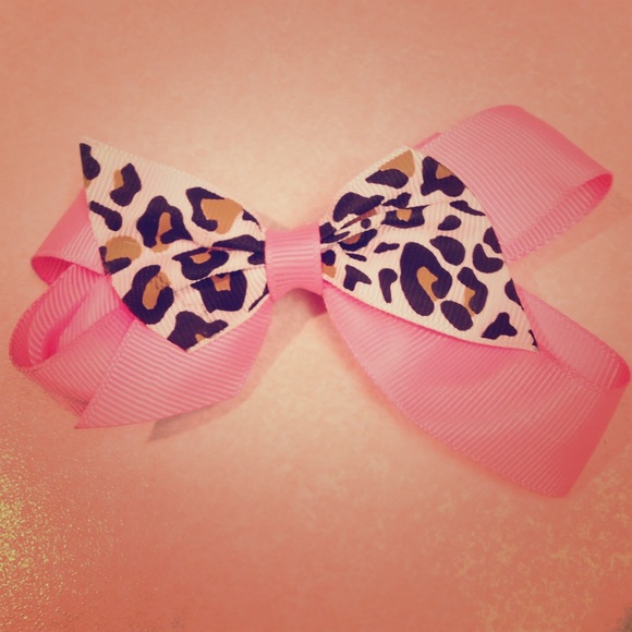 Pretty and pink with cheetah print bow!