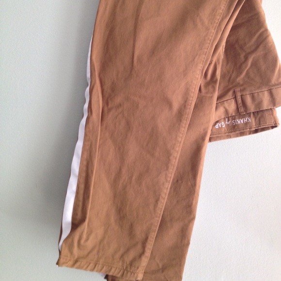 GAP size 12 Khakis - Broken in Straight - Picture 2 of 3