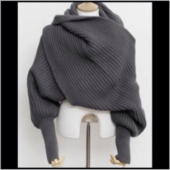 The Muffler Scarf/Shawl with sleeves. In colors. - Picture 2 of 4