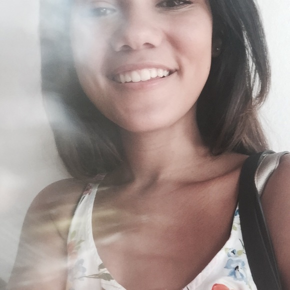 Meet your Seller ☺️😘👋🏼💖🎉🎀💥 - Picture 3 of 3