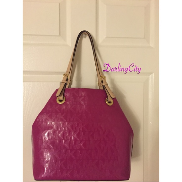 Michael Kors Jet Set Grab Leather Fuschia Tote Bag - Picture 3 of 4